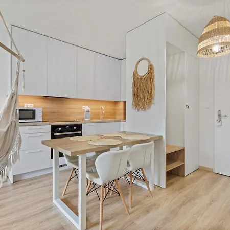 Lam Boho - Ac - Balcony Apartment *